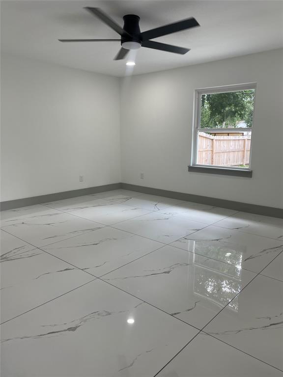 Building Photo - 7005 Kopman Dr