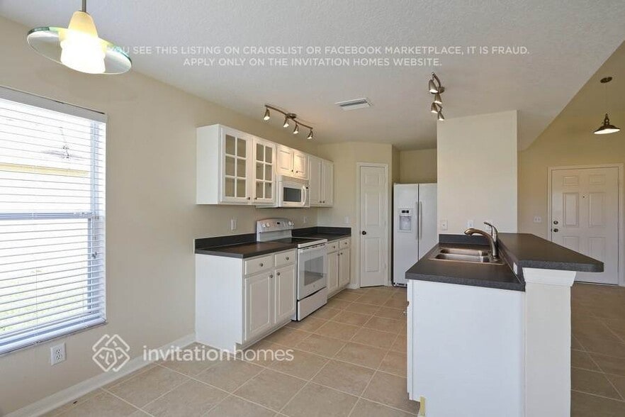 Building Photo - 4207 Donnington Dr