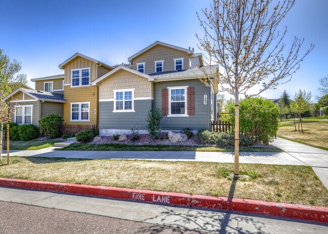 Building Photo - Westside 3 Bed Townhouse in Gold Hill Mesa