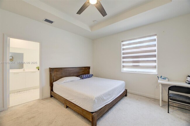 Building Photo - 12604 NW 23rd Pl