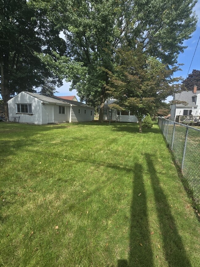 Building Photo - 38 E 32nd St