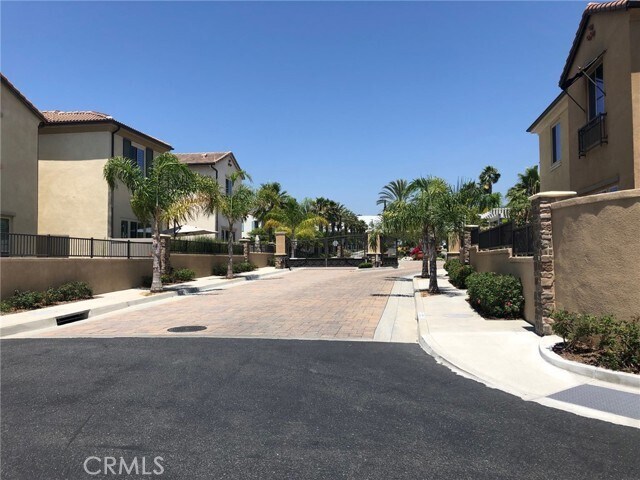 Building Photo - 114 Primrose Dr
