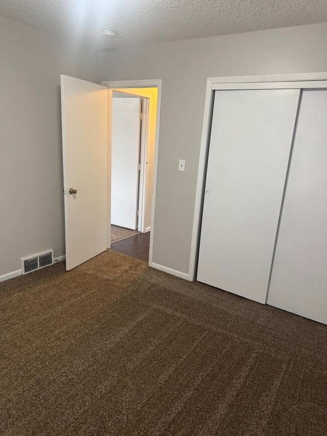 Building Photo - 927/929 Herold Avenue