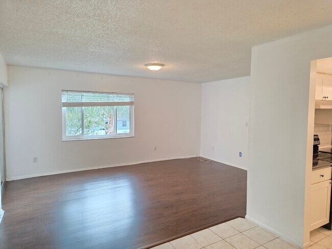 Building Photo - 605 N Keene Rd