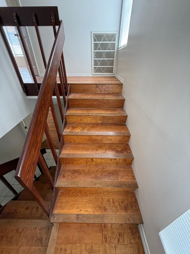 Building Photo - Charming 3-Bedroom, 2-Bathroom Home in the...