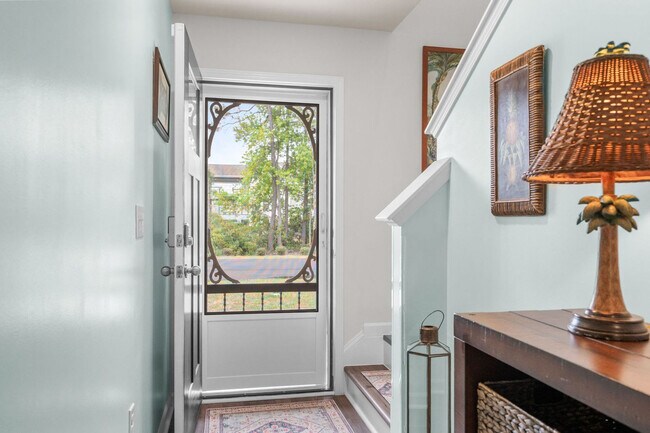 Building Photo - 332 Bayou Loop