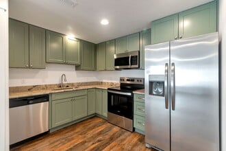 Building Photo - 1655 S Longview Rd