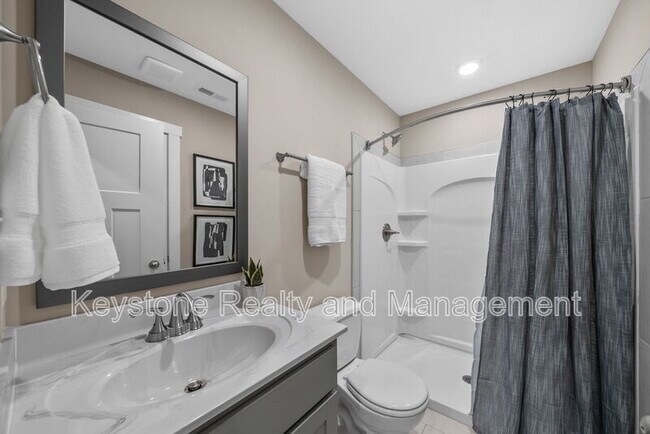 Building Photo - 304 Wisteria Ln