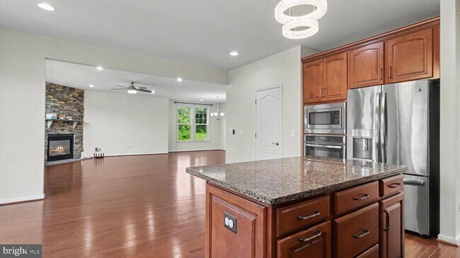 Building Photo - 40978 Spur Run Ln