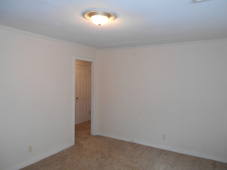 Building Photo - 4343 E Bayley St