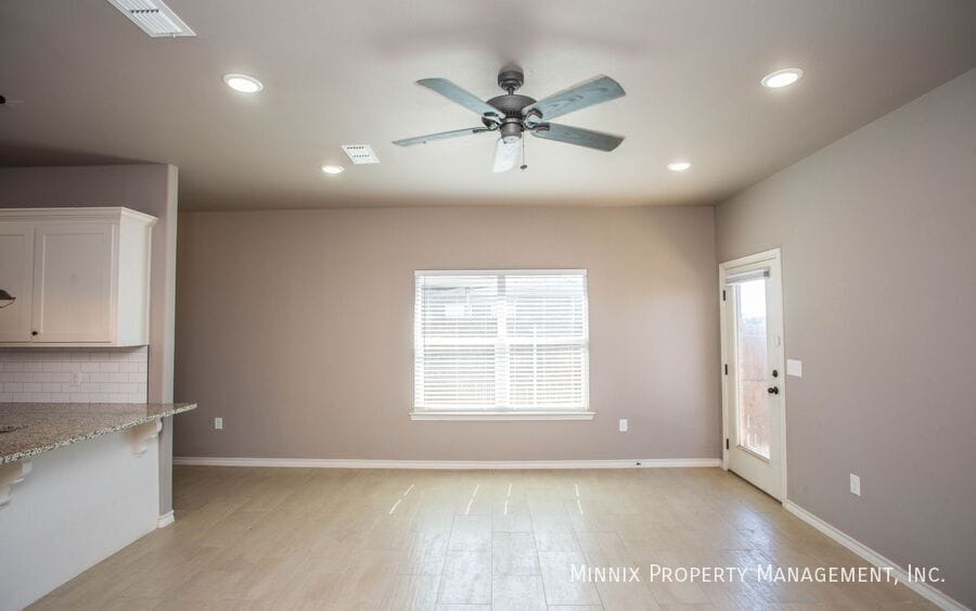 Building Photo - 1503 Avenue O