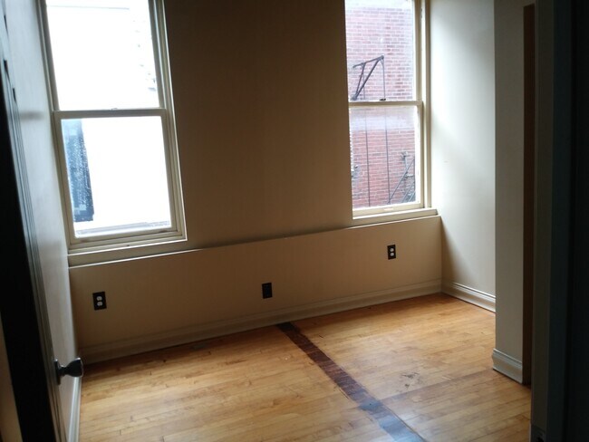 Building Photo - 4515 Olive St