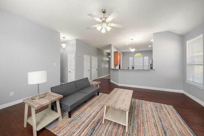 Building Photo - 8815 Rollick Dr