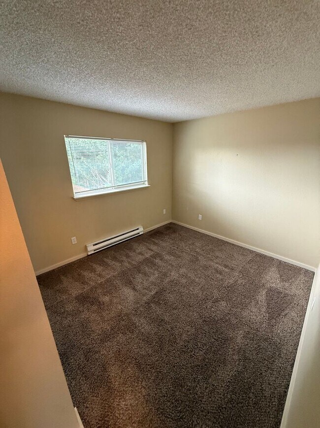 Building Photo - JHOP01