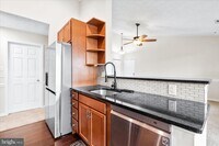 Building Photo - 5640 Wade Ct