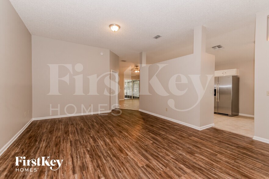 Building Photo - 12187 Silver Saddle Dr