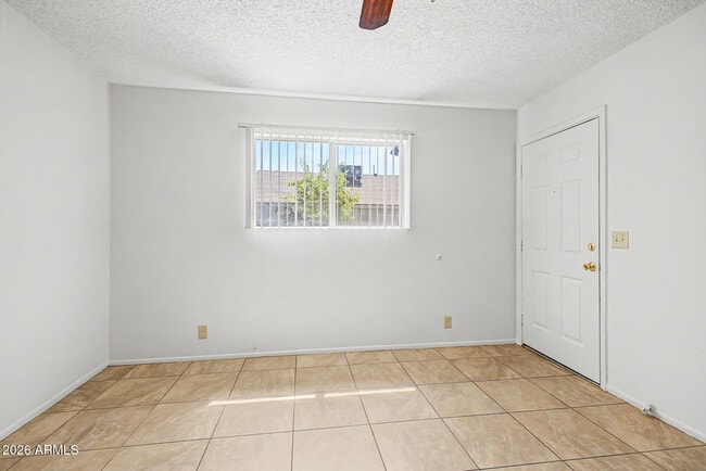 Building Photo - 2931 E Beck Ln