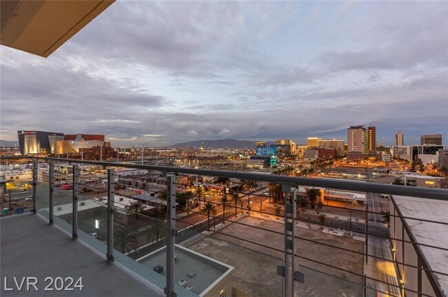 Primary Photo - NEWPORT LOFTS--MAGNIFICENT PANORAMIC VIEWS...