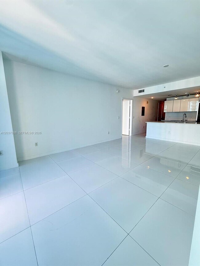 Building Photo - 1100 S Miami Ave