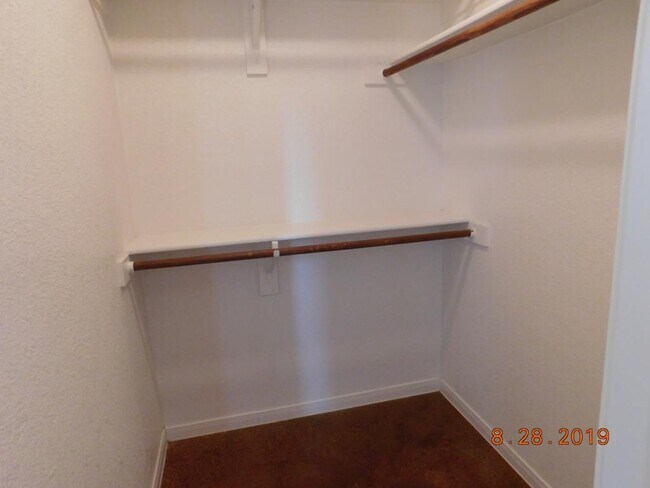 Building Photo - 1202 Cavalry Ln