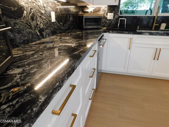 Building Photo - 30024 Quail Run Dr