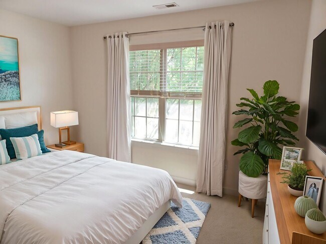 Building Photo - Lovely 5 Bedroom 4 Bathroom Single Family ...