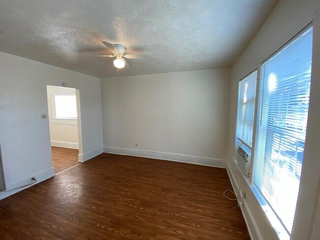 Building Photo - 801 N Lancaster Ave