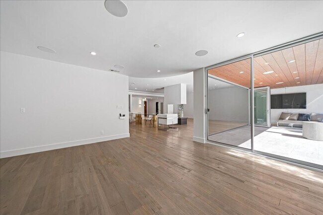 Building Photo - 1455 S Castello-