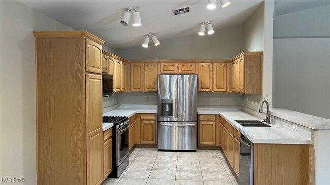 Building Photo - 3706 Greenfield Lakes St