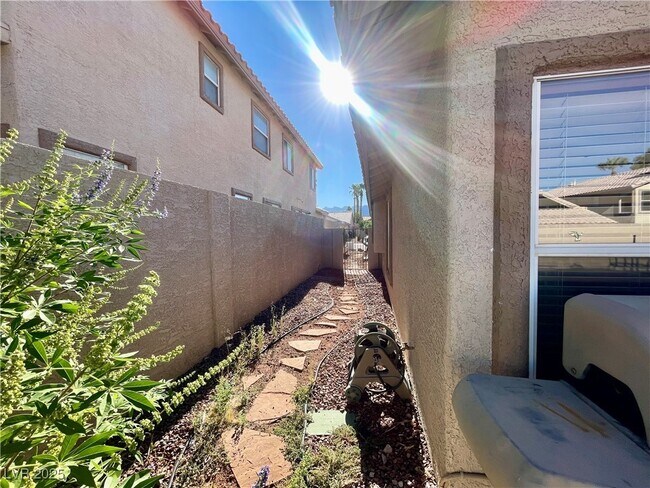 Building Photo - 3116 Serrano Ct