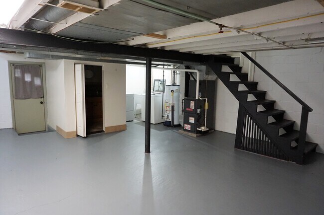 Building Photo - 3143 Glendale Ave