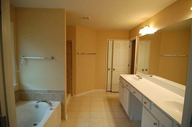 Building Photo - 8365 Grenadier Trail