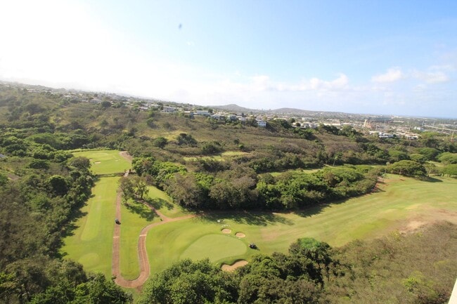 Building Photo - High 2 bedroom with sweeping views!