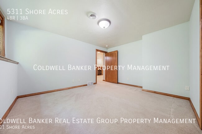 Building Photo - 5311 Shore Acres