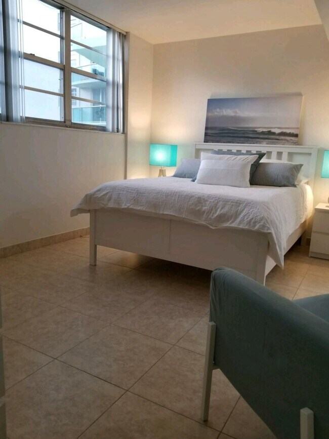 Building Photo - 3801 S Ocean Dr