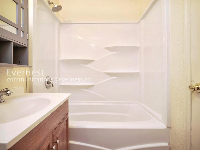 Building Photo - 509 3rd St SW