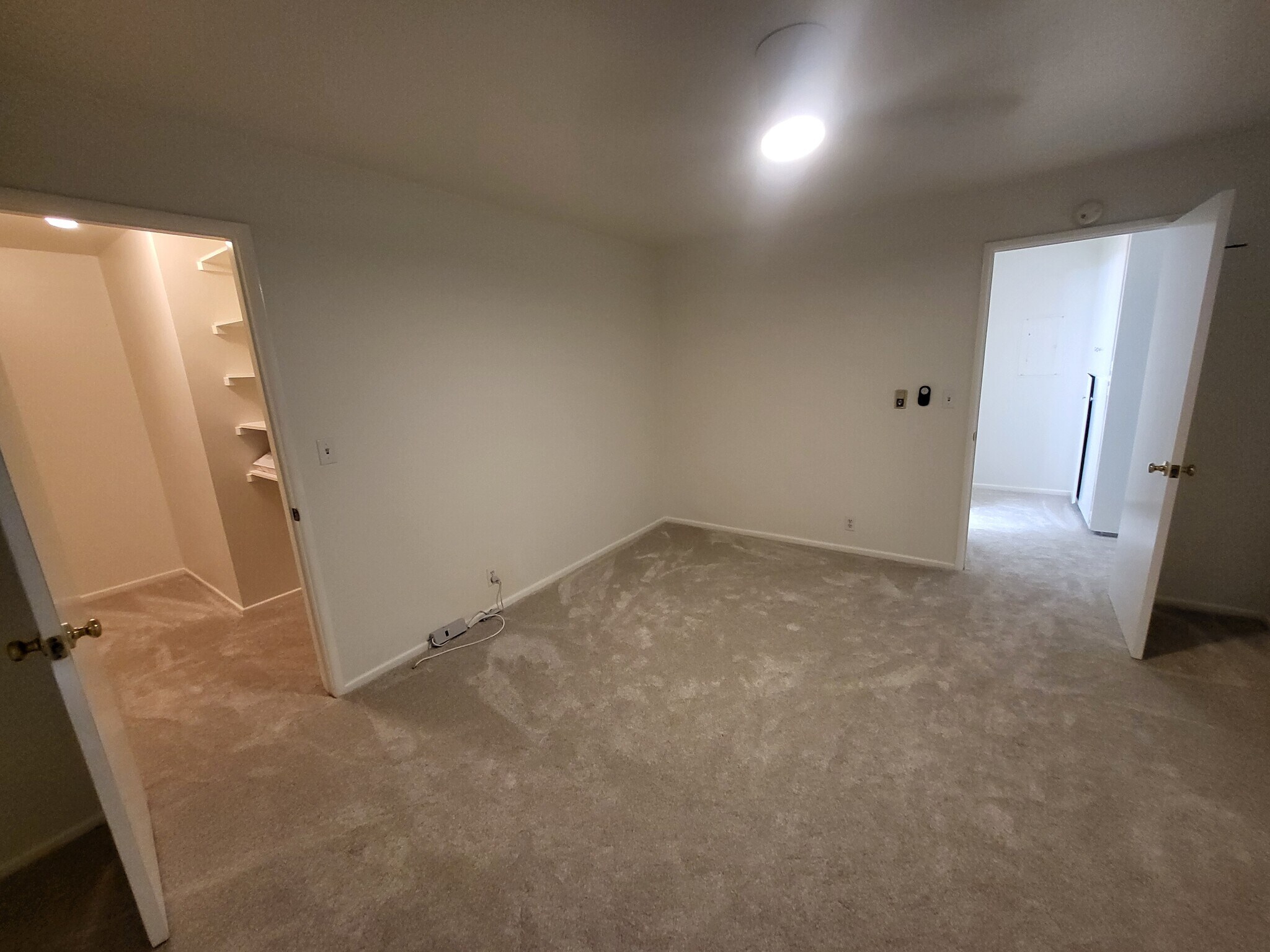 Building Photo - 2302 E 2nd St