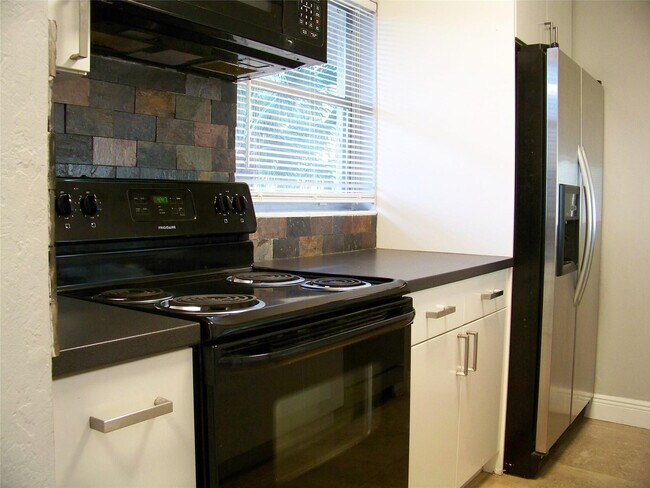 Building Photo - 3218 NW 103rd Terrace