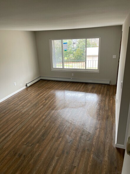 Building Photo - 45860 Cass Ave