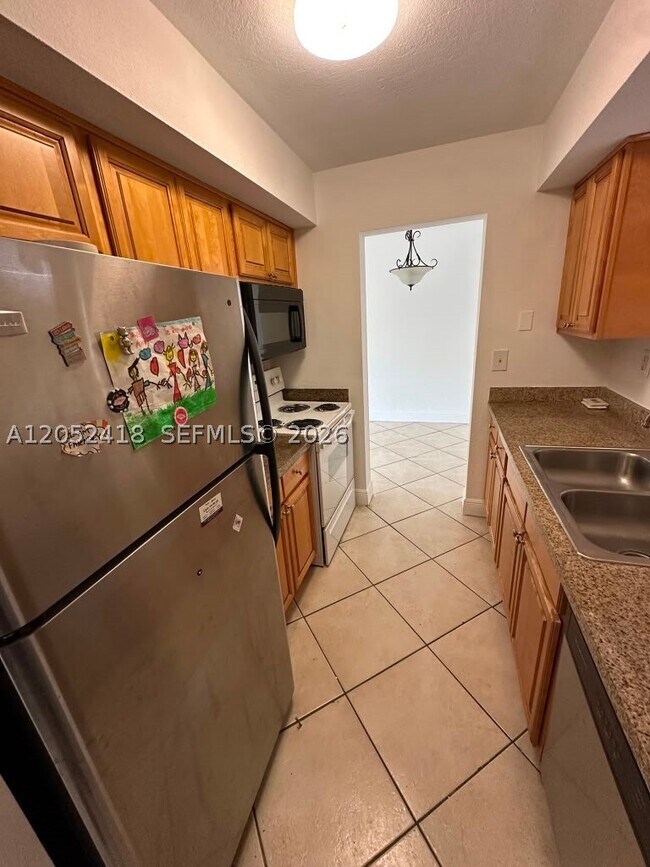 Building Photo - 8601 SW 94th St