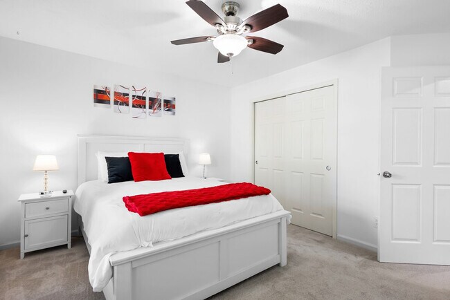 Building Photo - 13847 Catalina Dr