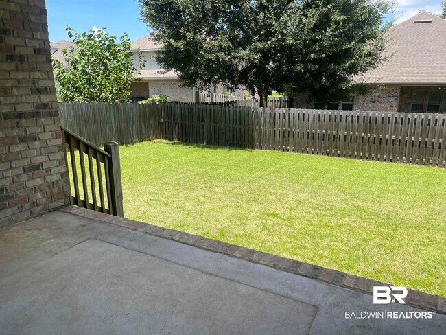 Building Photo - 253 Hawthorne Cir