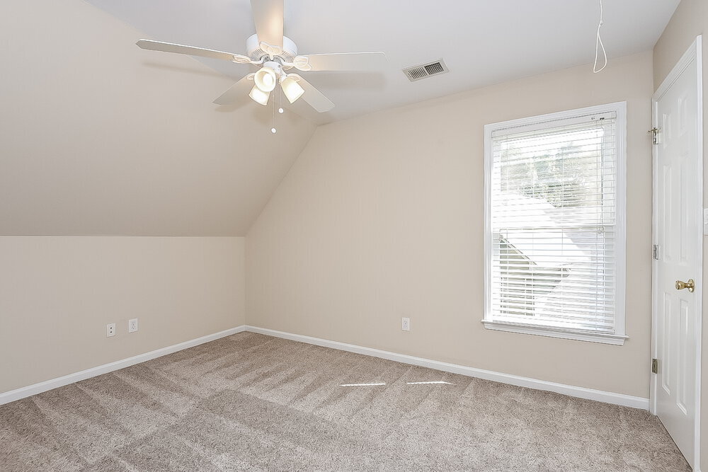 Building Photo - 207 Wildwood Way