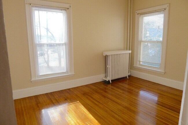 Building Photo - 77 Hartford St