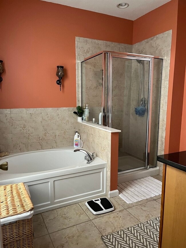 Building Photo - 2476 Lantana Ln