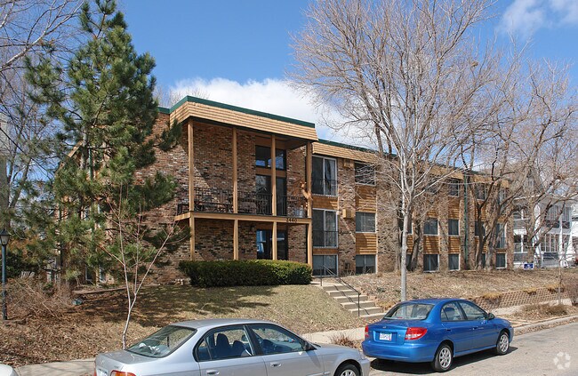 Building Photo - 2440
