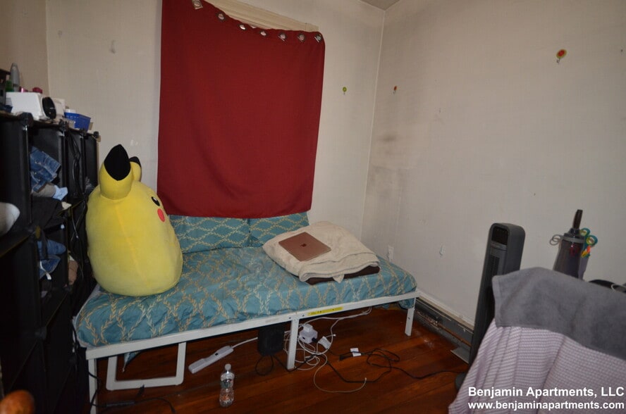 Building Photo - 77 Walnut St