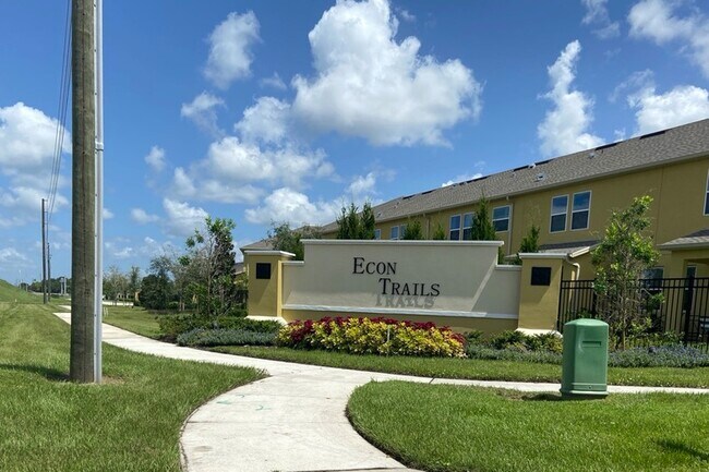 Building Photo - 9372 Tecumseh Dr