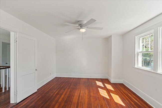 Building Photo - There is a Wow Factor in this Fully Renova...