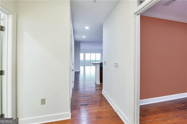 Building Photo - 2950 Mt Wilkinson Pkwy SE